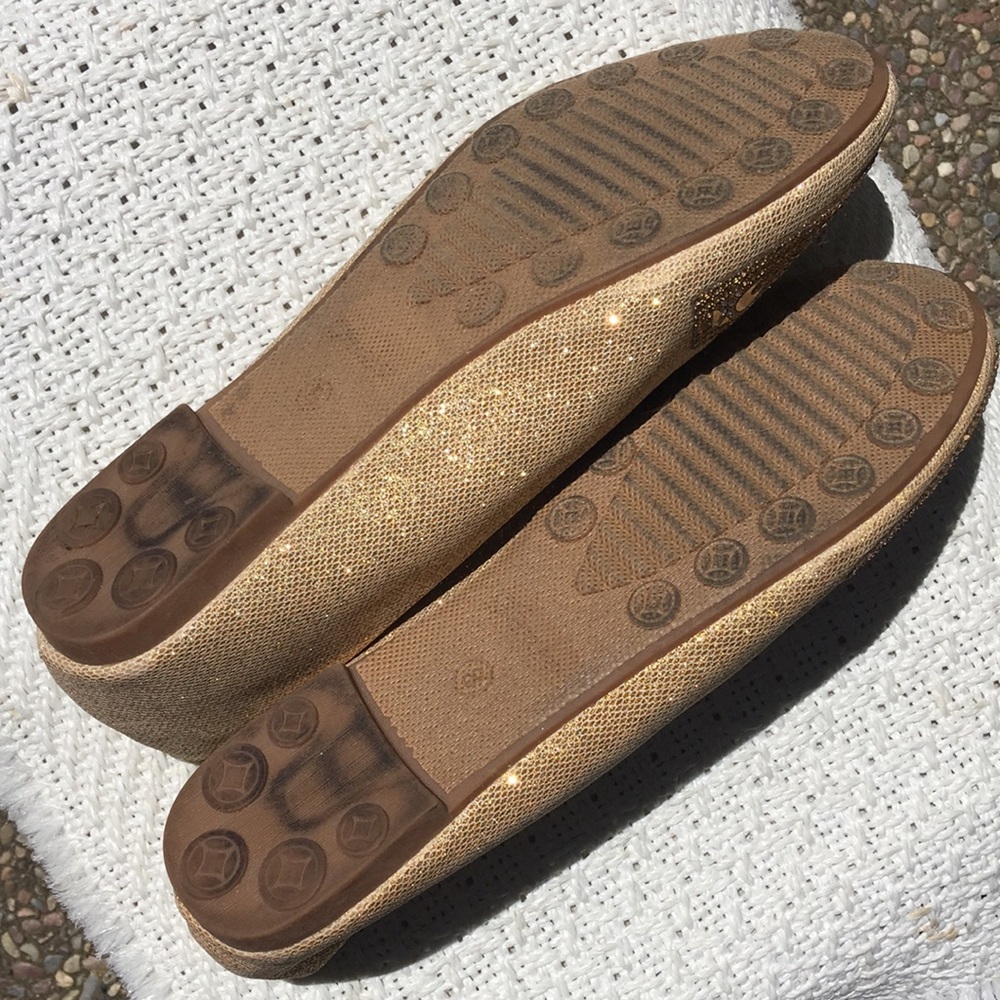 Golden Sparkly Flats✨ - Picture 7 of 9